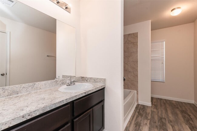 Building Photo - 24503 Amaldi Ct