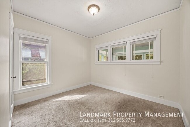 Building Photo - 812 Farragut Pl