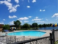 Building Photo - 9480 Bay Colony Dr