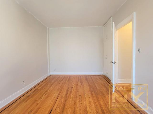 Building Photo - 1 bedroom in ASTORIA NY 11106