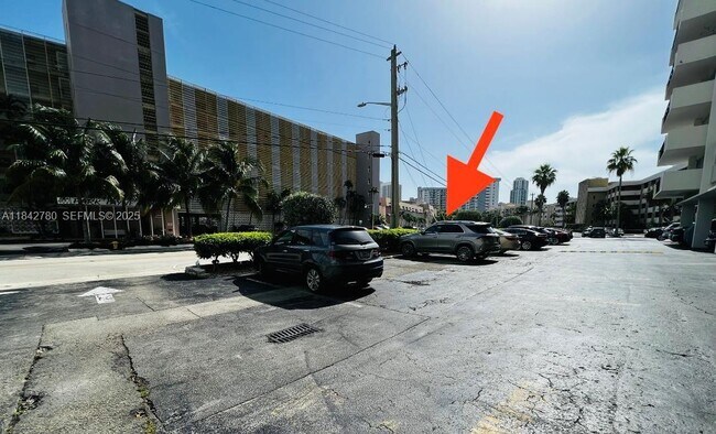 Building Photo - 401 Golden Isles Dr