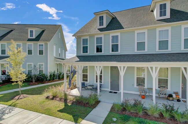 Building Photo - 360 Great Lawn Dr