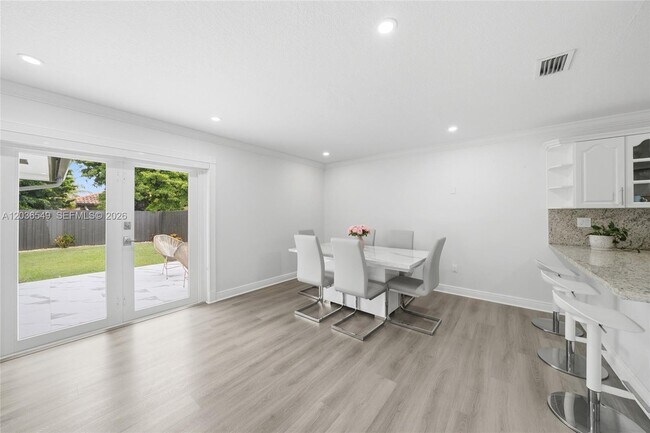 Building Photo - 881 NW 133rd Ave
