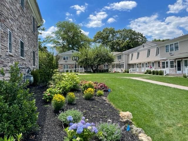 Building Photo - 45 Fairfield Way