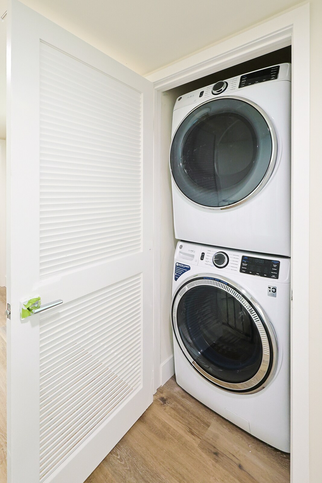 Building Photo - 1426 W 27th St