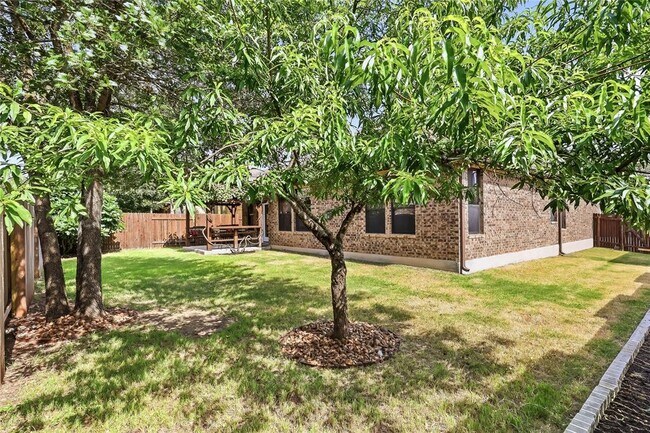 Building Photo - 5501 Allamanda Dr