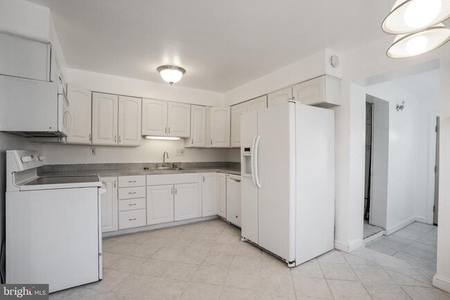 Building Photo - 7709 Ravine Dr