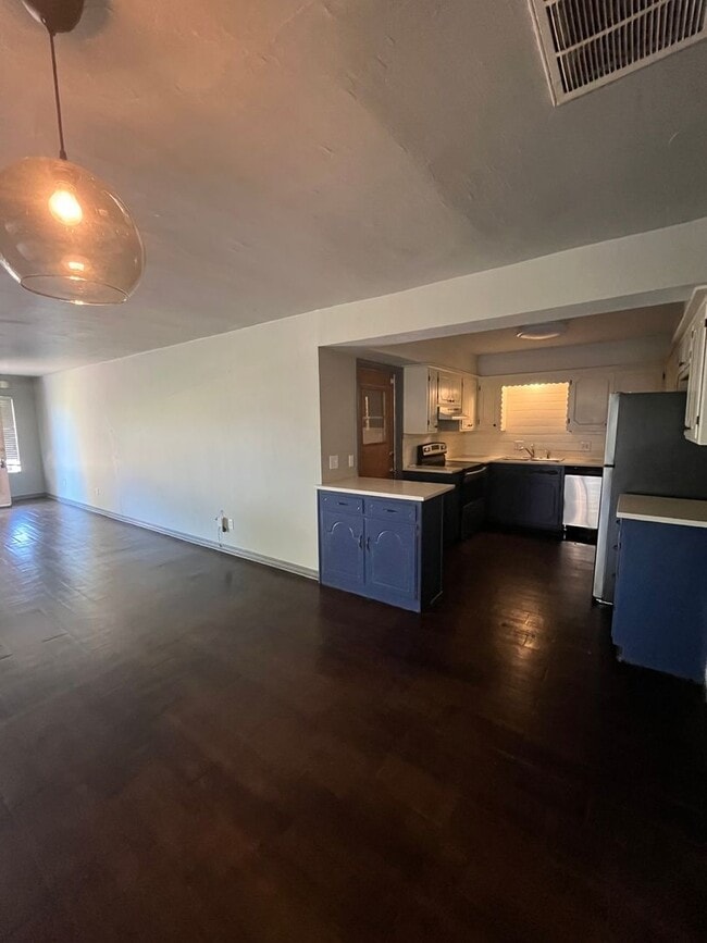 Building Photo - 2 Bedroom Duplex NW OKC