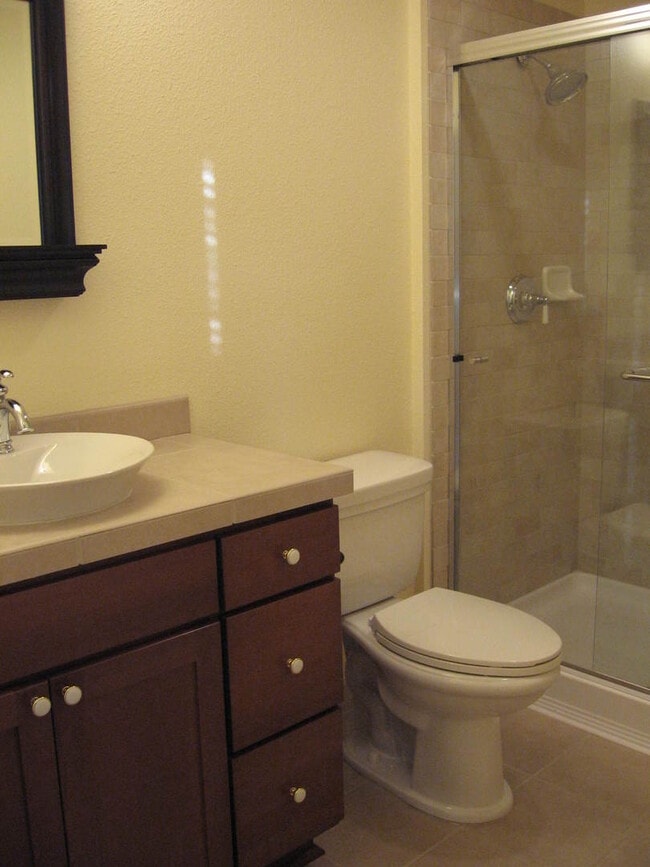 Building Photo - Beautiful finishes, Platinum LEED Certifie...