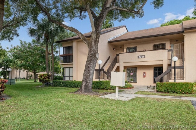 Building Photo - 2249 SW 15th St