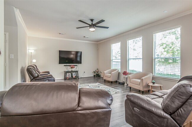Building Photo - 16418 Pademelon Dr