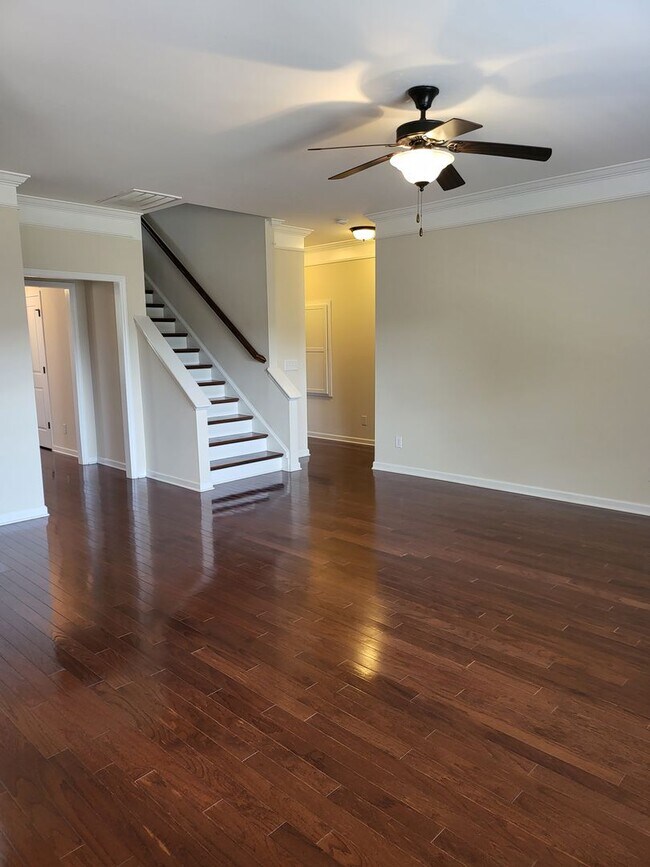 Building Photo - 284 Big Oak Ln