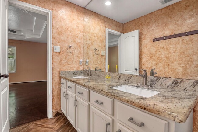 Building Photo - 18915 N Lyford Dr