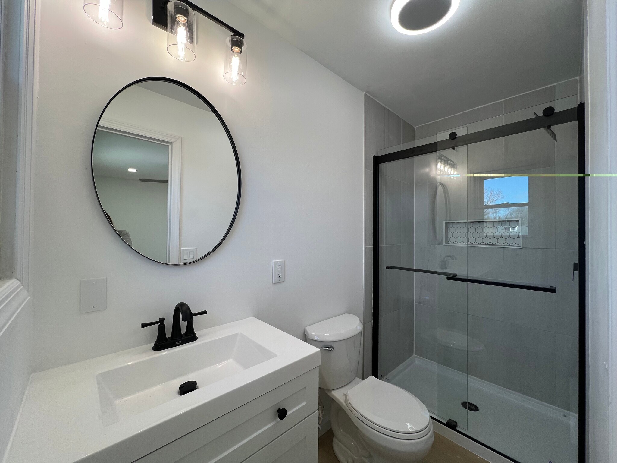 Building Photo - 222 Freida St