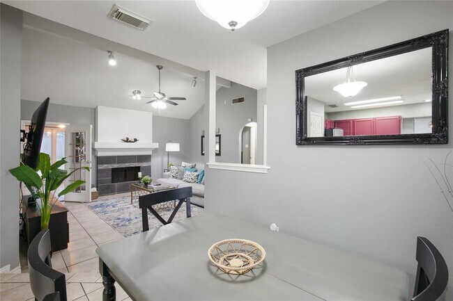 Building Photo - 1205 Ivybridge Dr