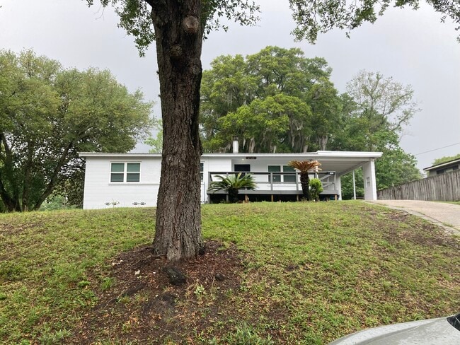 Primary Photo - 6923 Gaillardia Rd S