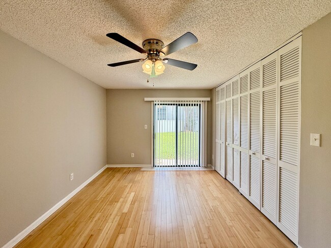 Building Photo - Cute 3/2 Townhome in Winter Park - close t...