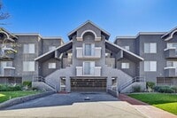 Building Photo - 810 Crenshaw