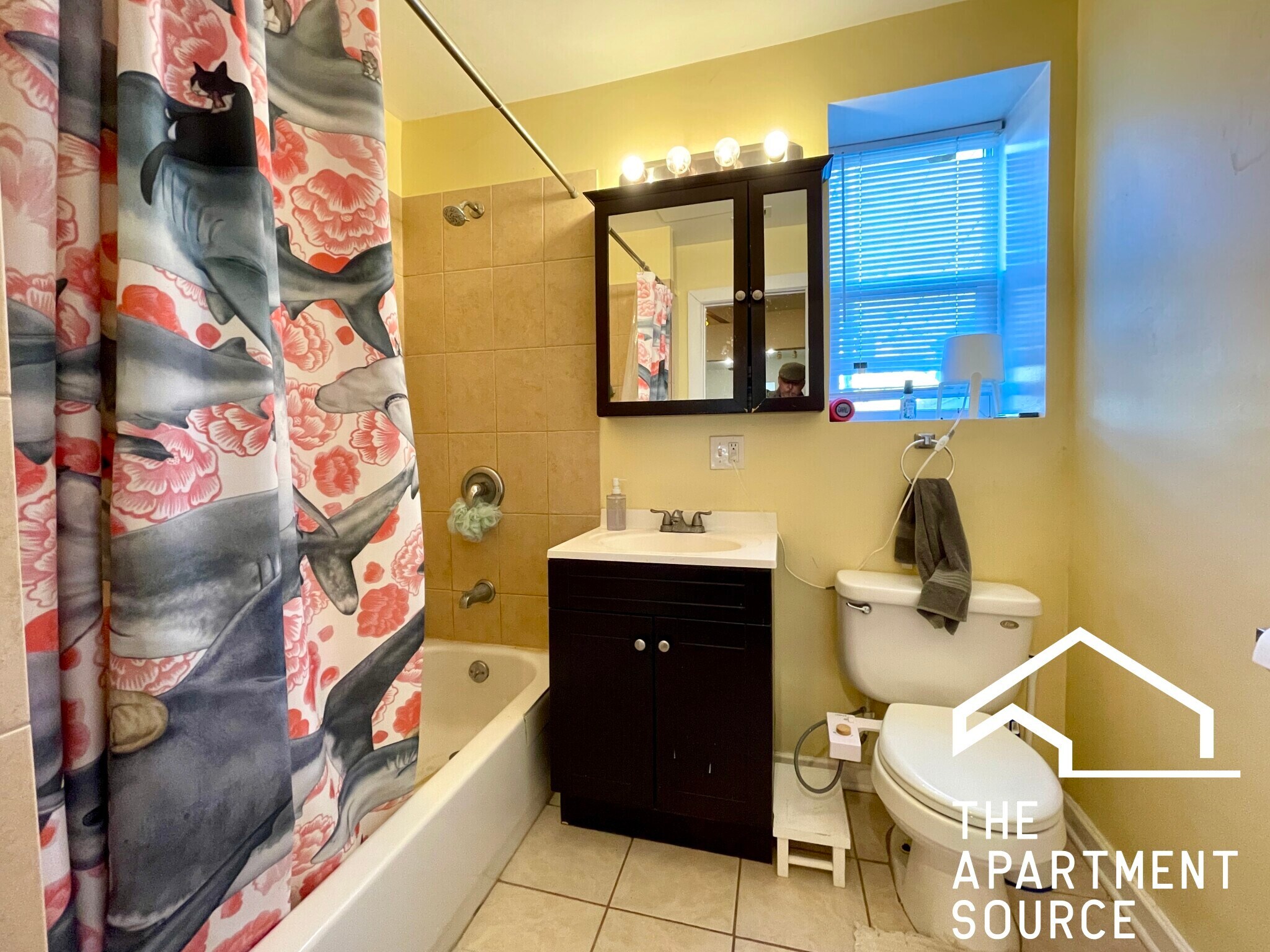 Building Photo - 1921 N Francisco Ave