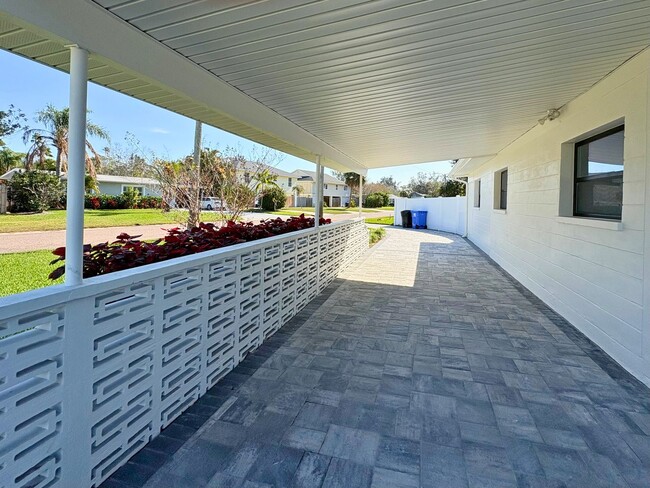 Building Photo - Fully Renovated 2BR Home with Designer Finishes & Fenced Yard