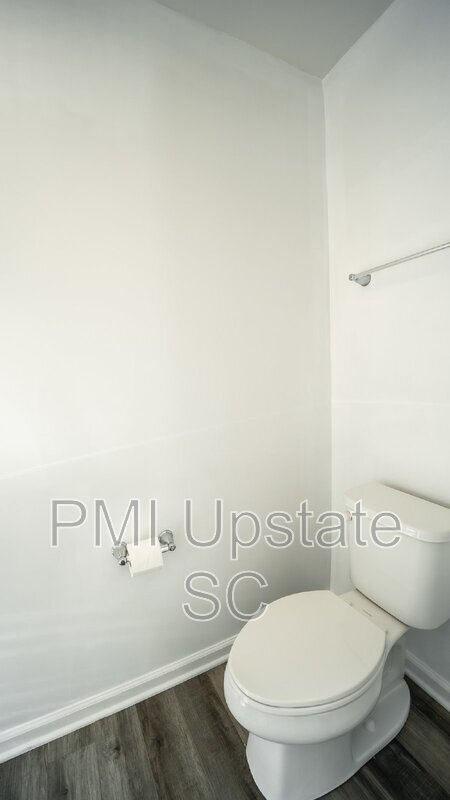Building Photo - 226 Coldwater Creek Ct