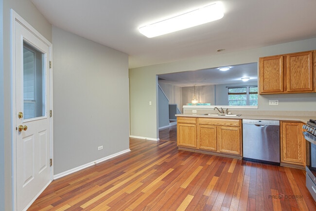 Building Photo - 496 Belvedere Ln