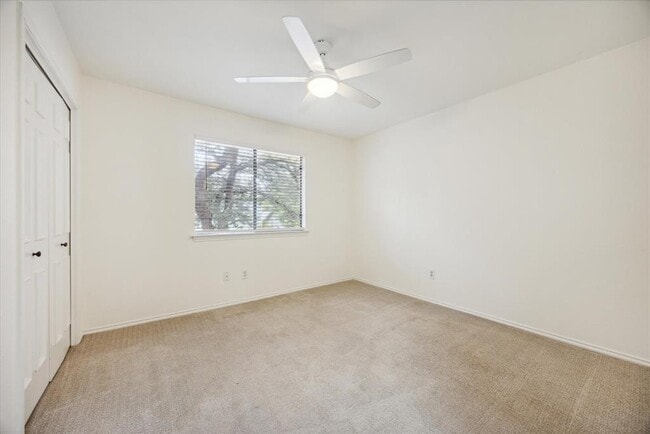 Building Photo - 13004 Sinton Ln