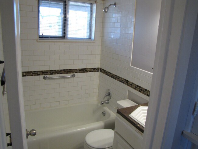 Building Photo - 4010 Jay Street, Unit 4010