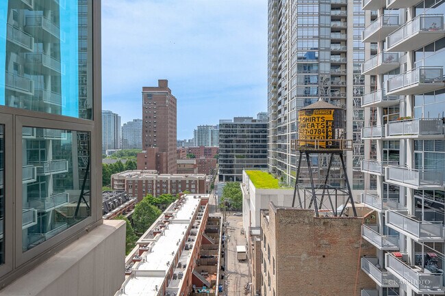 Building Photo - 125 E 13th St