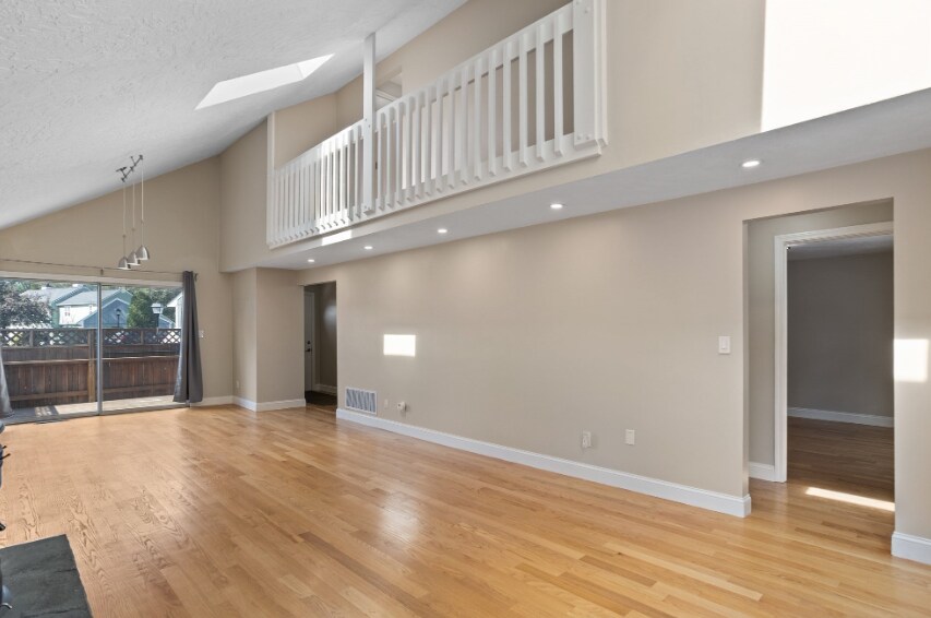 Building Photo - 134 Russet Ln