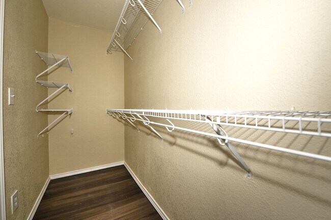 Building Photo - ONE STORY  |  GREAT LOCATION  |  NEAR 1605...