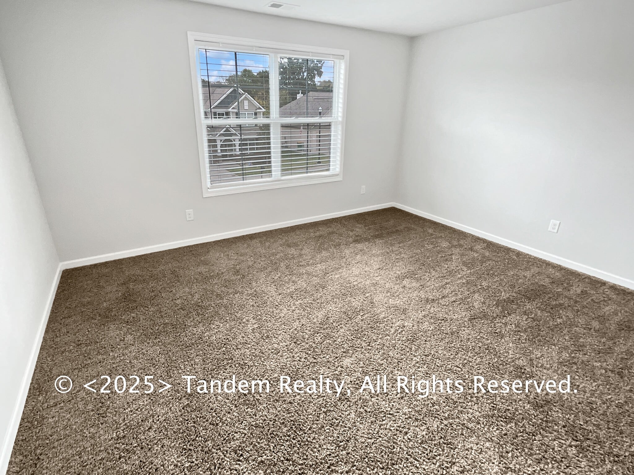 Building Photo - 8020 Forest Hills Dr