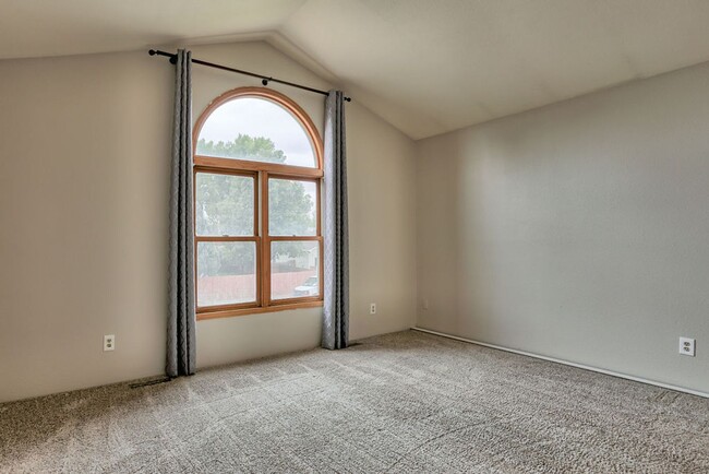 Building Photo - 4 Bedroom home in Fort Collins