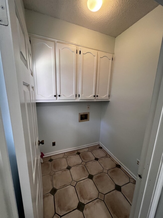 Building Photo - 8282 Linkwood Ln