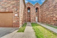 Building Photo - 338 Castleridge Dr