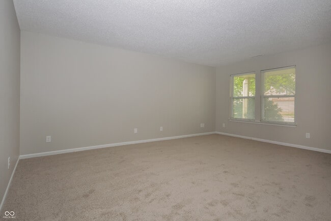 Building Photo - 2265 Shadowbrook Dr