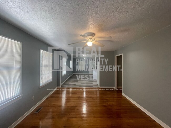 Building Photo - Newly Remodeled 4 Bedroom Home in South Macon