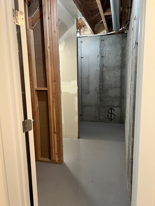 Building Photo - Bluffdale Townhouse
