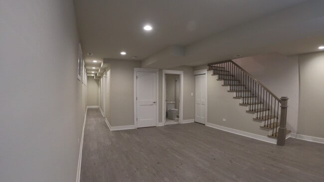 Building Photo - 1215 W Erie St