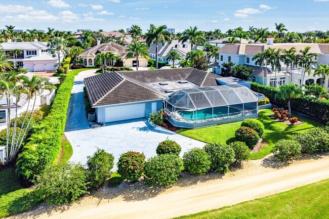 Building Photo - 2041 Thatch Palm Dr