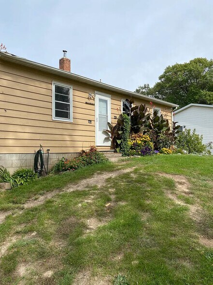 Building Photo - 2099 317th Ave NE