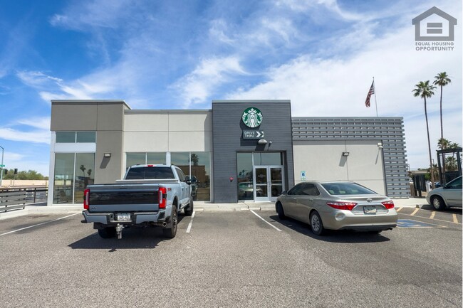 Building Photo - 4Bed + OFFICE + LOFT in Peoria! Ready for Immediate Move-In! -- FULLY REMODELED!