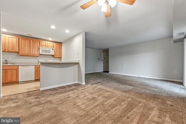 Building Photo - 206 Victor Pkwy