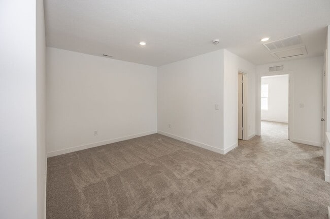 Building Photo - 3 bedroom, Two and Half bath townhome in the heart of Westfield