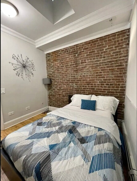 Building Photo - 692 10th Ave