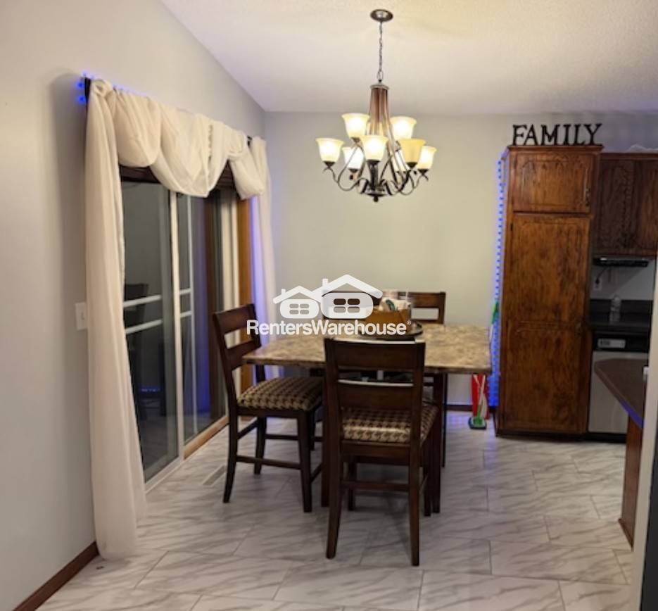 Building Photo - 9712 Hames Ct S