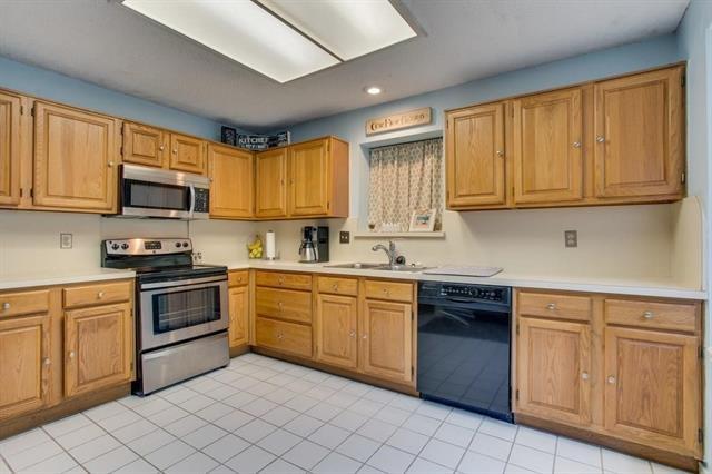 Building Photo - 1801 Chatham Dr