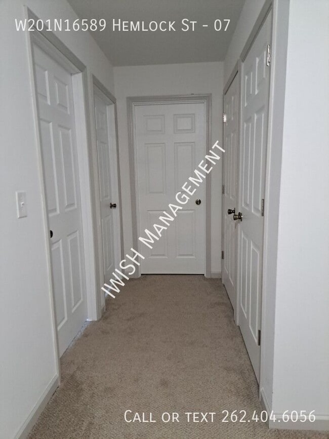 Building Photo - W201N16589 Hemlock St