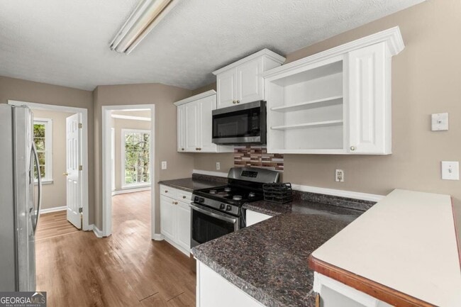 Building Photo - 16 Valleyside Dr