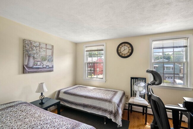 Building Photo - 42 Rockland Ave
